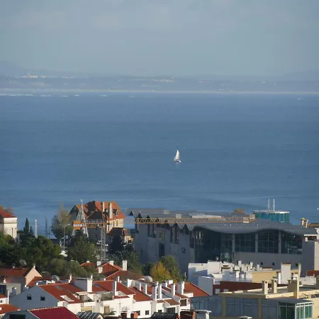 Sea View Apartment *